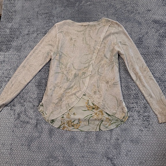 Sioni Flower Lightweight Layered Sweater size medium - Picture 2 of 13